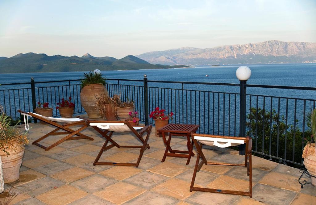 Villa Magemenou Nikiana Bagian luar foto