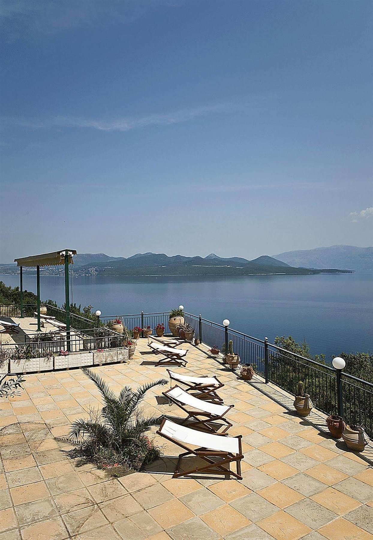 Villa Magemenou Nikiana Bagian luar foto