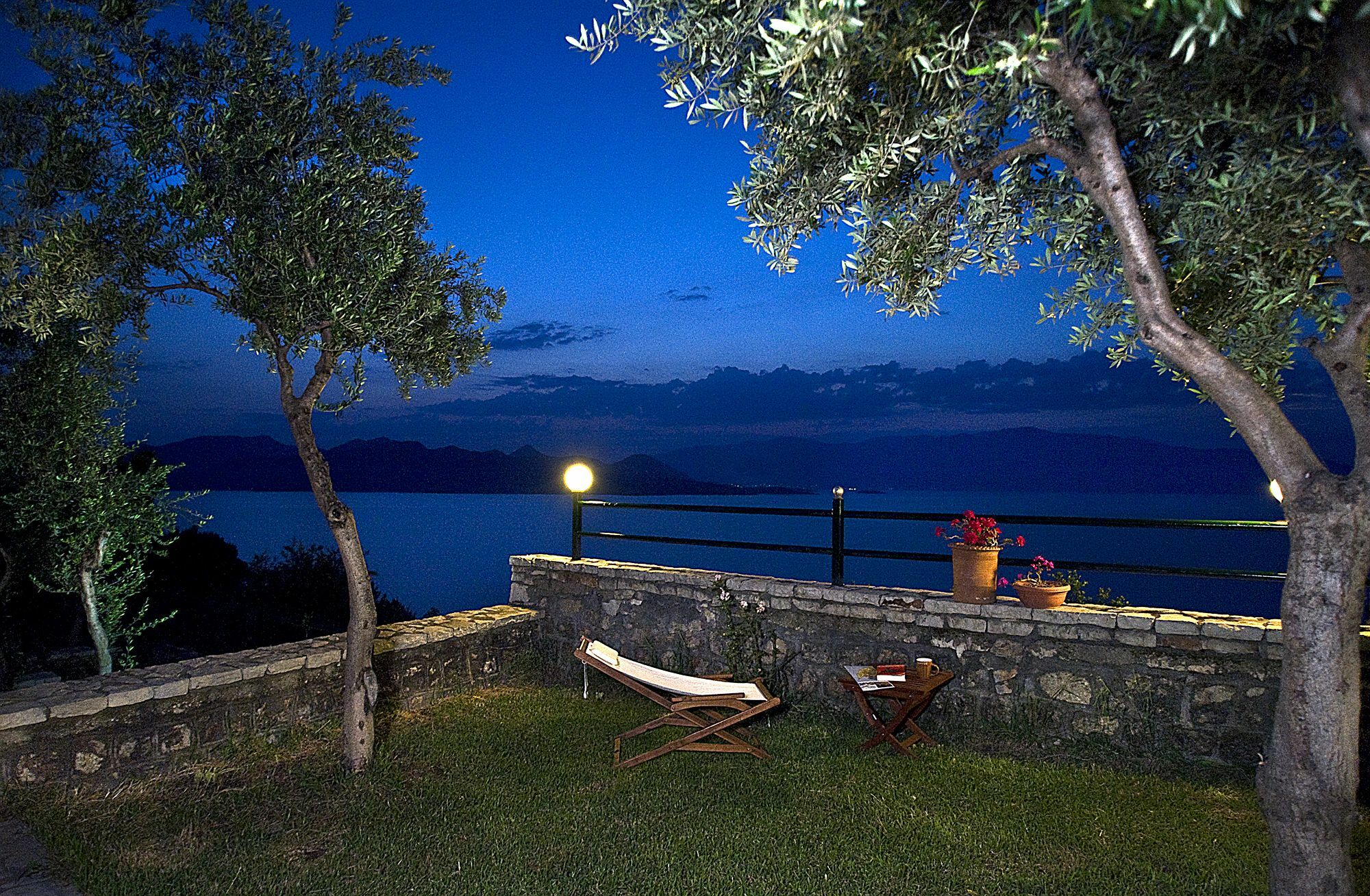 Villa Magemenou Nikiana Bagian luar foto