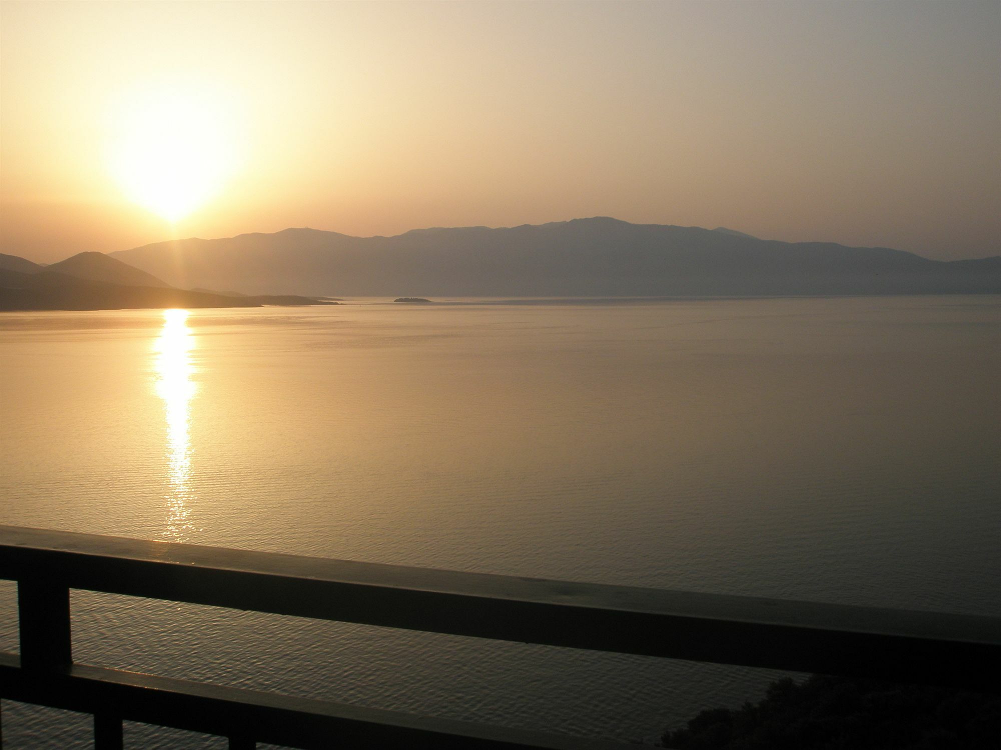 Villa Magemenou Nikiana Bagian luar foto